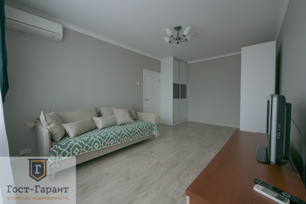 Адрес: Зои и Александра Космодемьянских улица, дом 27, агентство недвижимости Гост-Гарант, планировка: п44т, комнат: 1. Фото 1