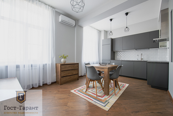 Адрес: Тверская улица, дом 8к1, агентство недвижимости Гост-Гарант, планировка: Сталинский дом, комнат: 3. Фото 1